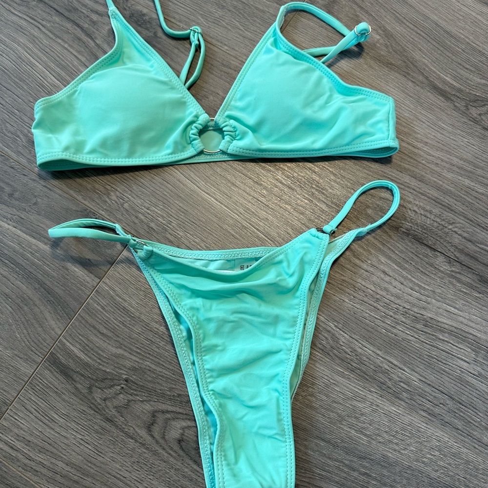 Women’s Bikini Set - Light Sea Green Triangle Top & High-Cut Bottom